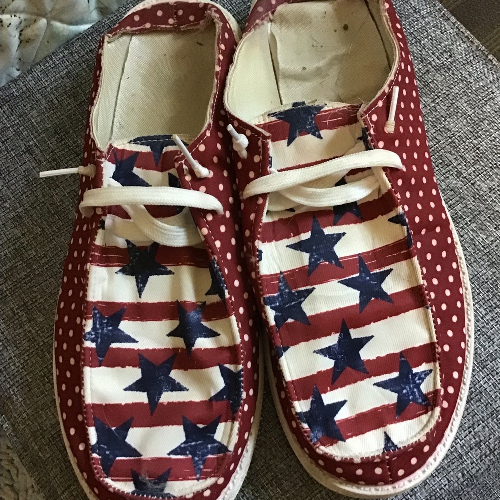 Women's Polka Dot Americana Lace-Up Sneakers in Red